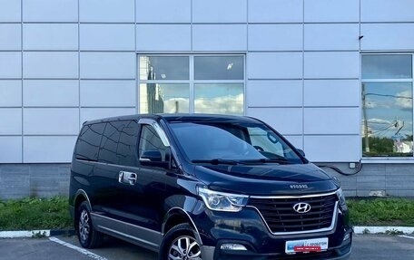 Hyundai Grand Starex Grand Starex I рестайлинг 2, 2019 год, 3 549 000 рублей, 3 фотография
