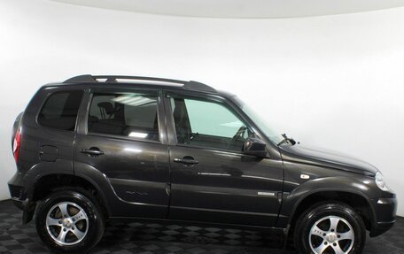 Chevrolet Niva I рестайлинг, 2017 год, 715 000 рублей, 4 фотография