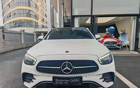 Mercedes-Benz E-Класс, 2022 год, 3 850 777 рублей, 2 фотография
