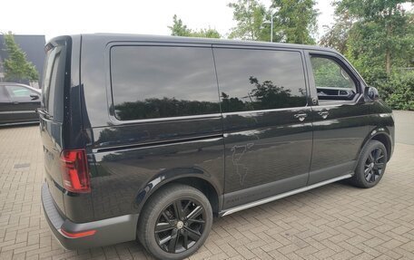 Volkswagen Multivan T6 рестайлинг, 2021 год, 6 750 000 рублей, 4 фотография
