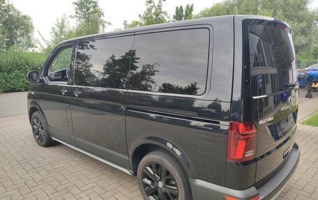 Volkswagen Multivan T6 рестайлинг, 2021 год, 6 750 000 рублей, 5 фотография