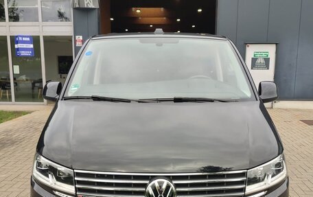 Volkswagen Multivan T6 рестайлинг, 2021 год, 6 750 000 рублей, 8 фотография
