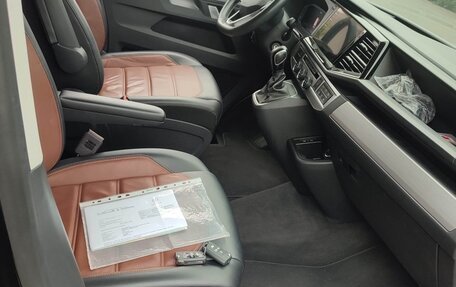 Volkswagen Multivan T6 рестайлинг, 2021 год, 6 750 000 рублей, 15 фотография