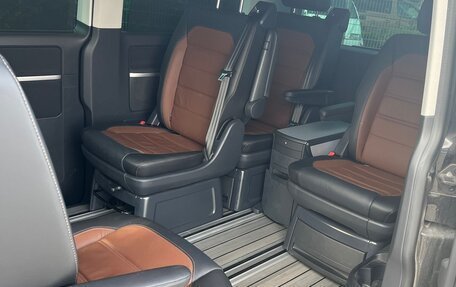 Volkswagen Multivan T6 рестайлинг, 2021 год, 6 750 000 рублей, 17 фотография