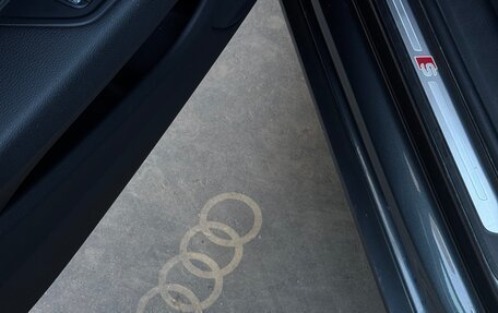 Audi A4, 2017 год, 2 560 000 рублей, 10 фотография