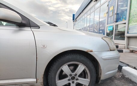 Toyota Avensis III рестайлинг, 2004 год, 430 000 рублей, 5 фотография