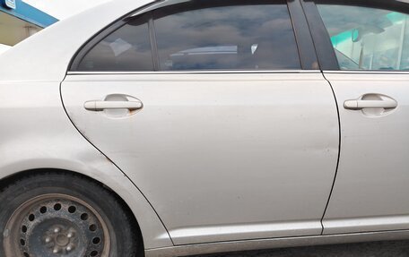 Toyota Avensis III рестайлинг, 2004 год, 430 000 рублей, 6 фотография