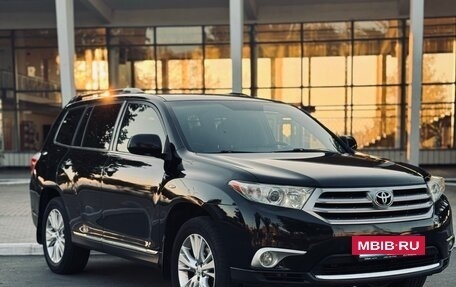 Toyota Highlander III, 2012 год, 1 740 000 рублей, 2 фотография