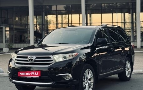 Toyota Highlander III, 2012 год, 1 740 000 рублей, 4 фотография