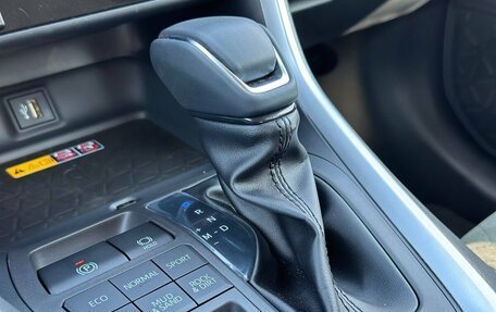 Toyota RAV4, 2025 год, 3 690 000 рублей, 26 фотография