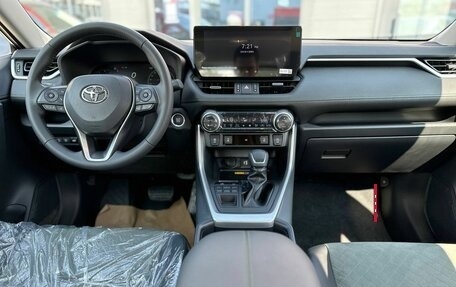 Toyota RAV4, 2025 год, 3 690 000 рублей, 23 фотография