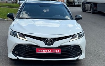 Toyota Camry, 2019 год, 1 900 000 рублей, 1 фотография
