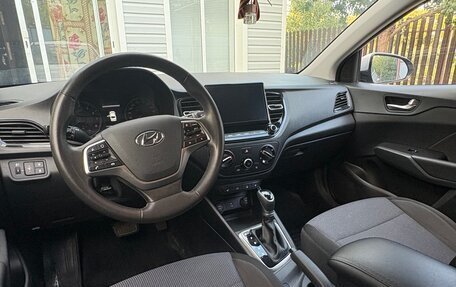 Hyundai Solaris II рестайлинг, 2022 год, 1 400 000 рублей, 17 фотография