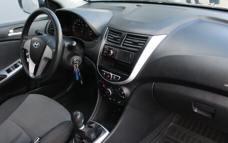 Hyundai Solaris II рестайлинг, 2011 год, 750 000 рублей, 8 фотография