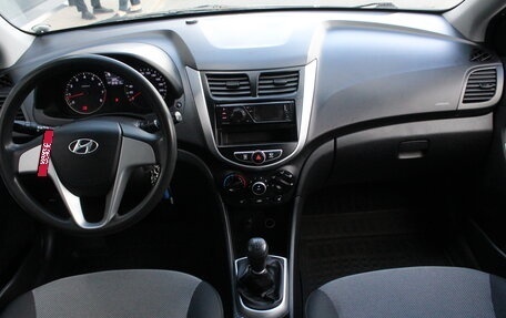 Hyundai Solaris II рестайлинг, 2011 год, 750 000 рублей, 16 фотография
