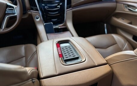 Cadillac Escalade IV, 2015 год, 4 200 000 рублей, 22 фотография