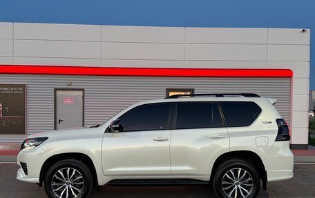 Toyota Land Cruiser Prado 150 рестайлинг 2, 2021 год, 6 800 000 рублей, 7 фотография