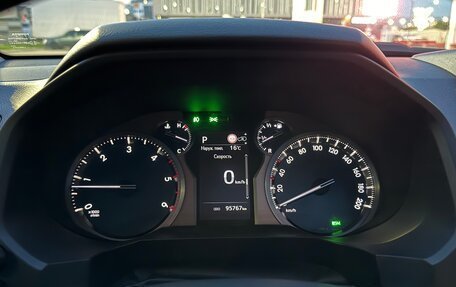Toyota Land Cruiser Prado 150 рестайлинг 2, 2021 год, 6 800 000 рублей, 10 фотография