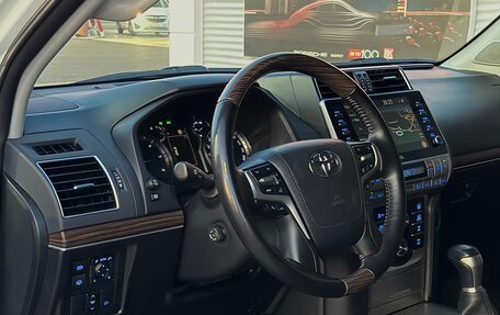 Toyota Land Cruiser Prado 150 рестайлинг 2, 2021 год, 6 800 000 рублей, 8 фотография