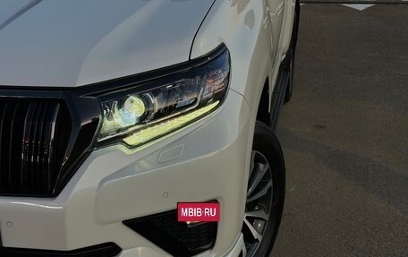 Toyota Land Cruiser Prado 150 рестайлинг 2, 2021 год, 6 800 000 рублей, 12 фотография