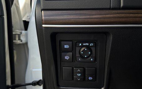 Toyota Land Cruiser Prado 150 рестайлинг 2, 2021 год, 6 800 000 рублей, 24 фотография