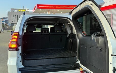 Toyota Land Cruiser Prado 150 рестайлинг 2, 2021 год, 6 800 000 рублей, 19 фотография
