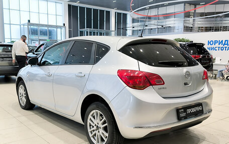 Opel Astra J, 2014 год, 650 000 рублей, 11 фотография