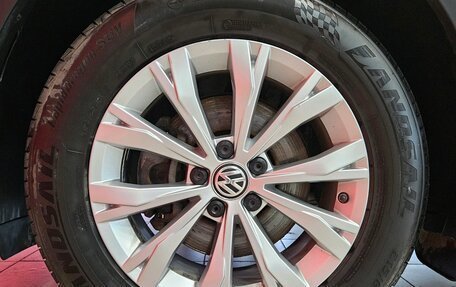 Volkswagen Tiguan II, 2017 год, 1 649 000 рублей, 19 фотография