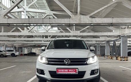 Volkswagen Tiguan I, 2015 год, 2 210 000 рублей, 4 фотография