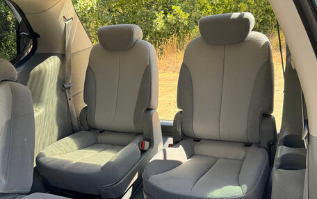 KIA Carnival III, 2009 год, 1 050 000 рублей, 8 фотография