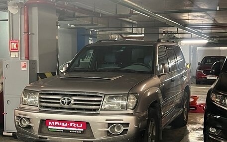 Toyota Land Cruiser 100 рестайлинг 2, 2004 год, 1 600 000 рублей, 3 фотография