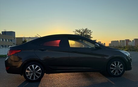 Hyundai Solaris II рестайлинг, 2015 год, 1 050 000 рублей, 3 фотография