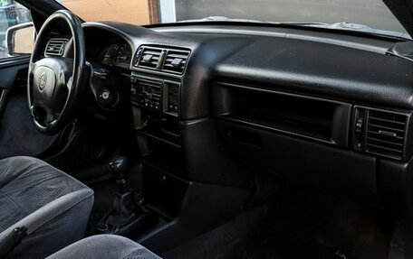 Opel Vectra A, 1995 год, 177 000 рублей, 9 фотография