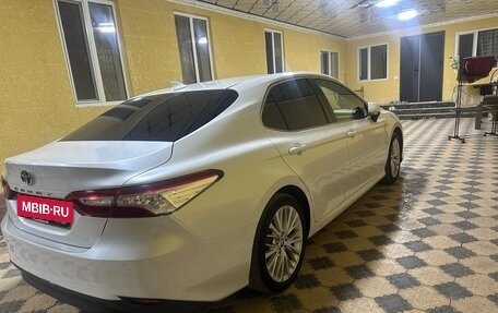 Toyota Camry, 2021 год, 2 450 000 рублей, 5 фотография