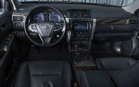 Toyota Camry, 2015 год, 1 879 000 рублей, 6 фотография