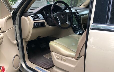 Cadillac Escalade III, 2008 год, 1 300 000 рублей, 7 фотография