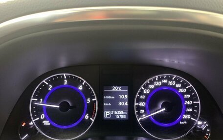 Infiniti QX70, 2015 год, 1 555 000 рублей, 14 фотография
