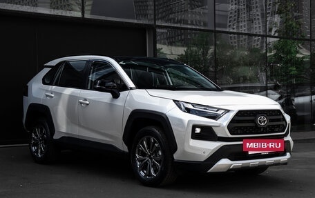 Toyota RAV4, 2024 год, 4 270 000 рублей, 3 фотография
