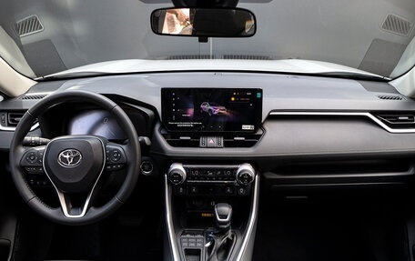 Toyota RAV4, 2024 год, 4 270 000 рублей, 20 фотография
