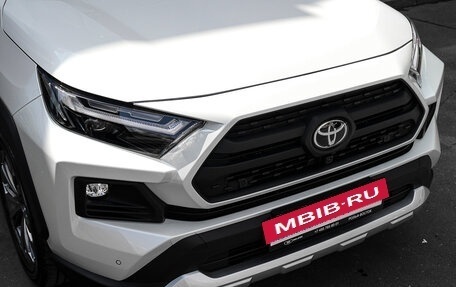 Toyota RAV4, 2024 год, 4 270 000 рублей, 9 фотография