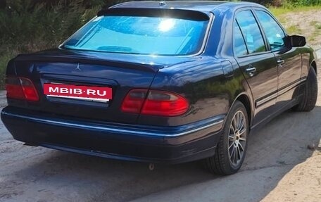 Mercedes-Benz E-Класс, 2000 год, 695 000 рублей, 2 фотография