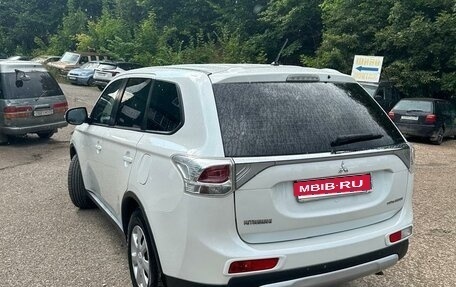 Mitsubishi Outlander III рестайлинг 3, 2014 год, 1 420 000 рублей, 1 фотография