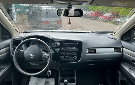 Mitsubishi Outlander III рестайлинг 3, 2014 год, 1 420 000 рублей, 3 фотография