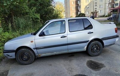 Volkswagen Vento, 1992 год, 250 000 рублей, 1 фотография