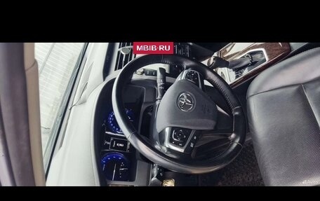 Toyota Camry, 2017 год, 2 390 000 рублей, 4 фотография