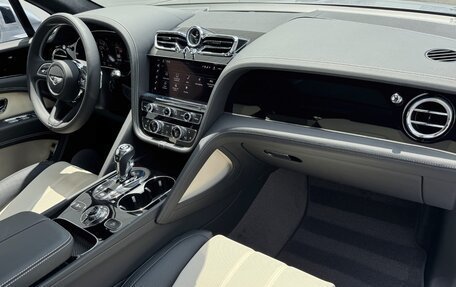 Bentley Bentayga I, 2025 год, 34 009 520 рублей, 17 фотография