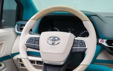 Toyota Sienna, 2021 год, 4 290 000 рублей, 12 фотография