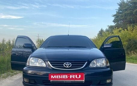 Toyota Avensis III рестайлинг, 2001 год, 550 000 рублей, 6 фотография