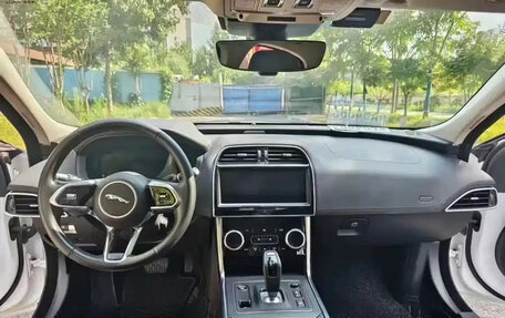 Jaguar XE I рестайлинг, 2021 год, 2 160 000 рублей, 7 фотография