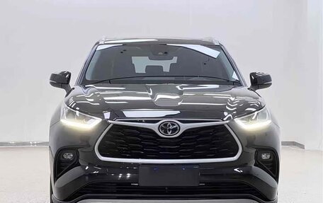 Toyota Highlander, 2022 год, 4 100 000 рублей, 6 фотография
